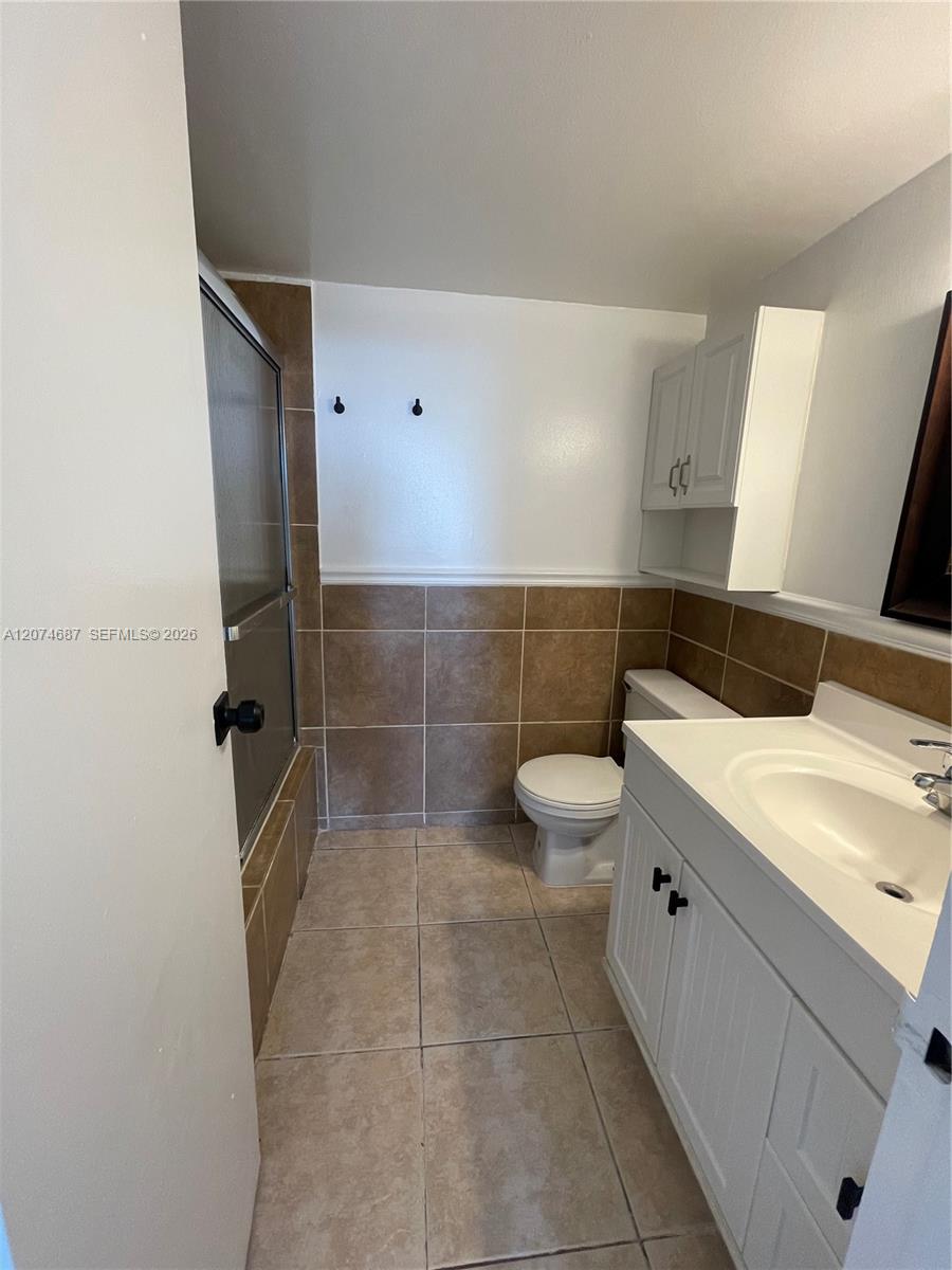 A12074687 Property Photo 8