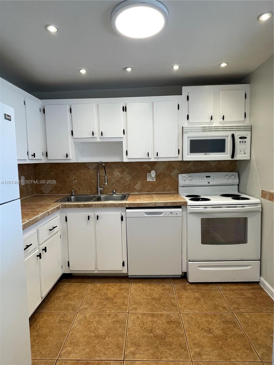 A12074687 Property Photo 23