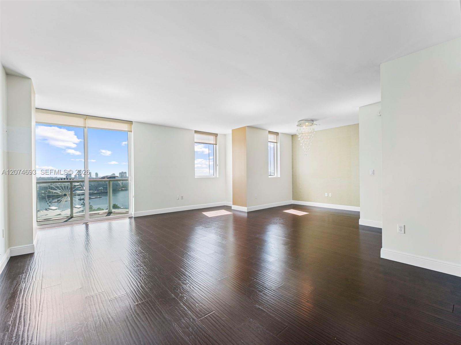 244 Biscayne Boulevard 1803 Property Photo 3