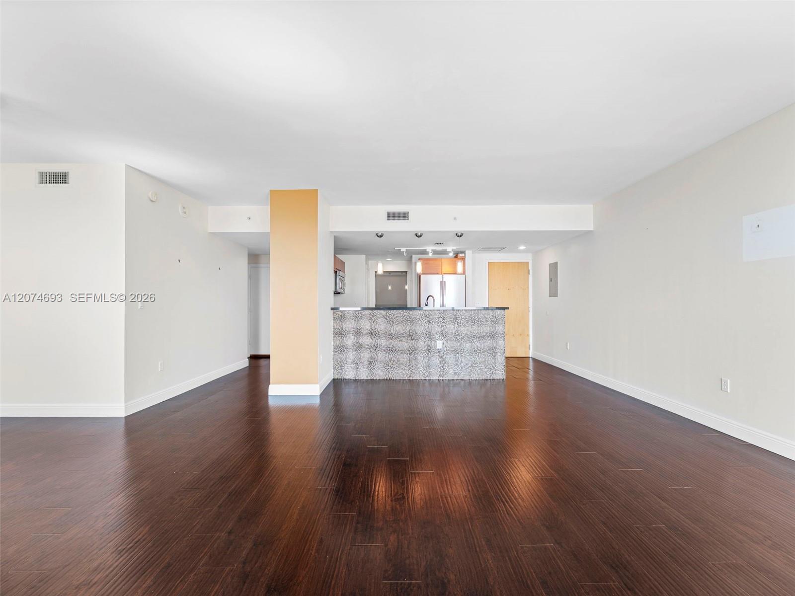 244 Biscayne Boulevard 1803 Property Photo 8