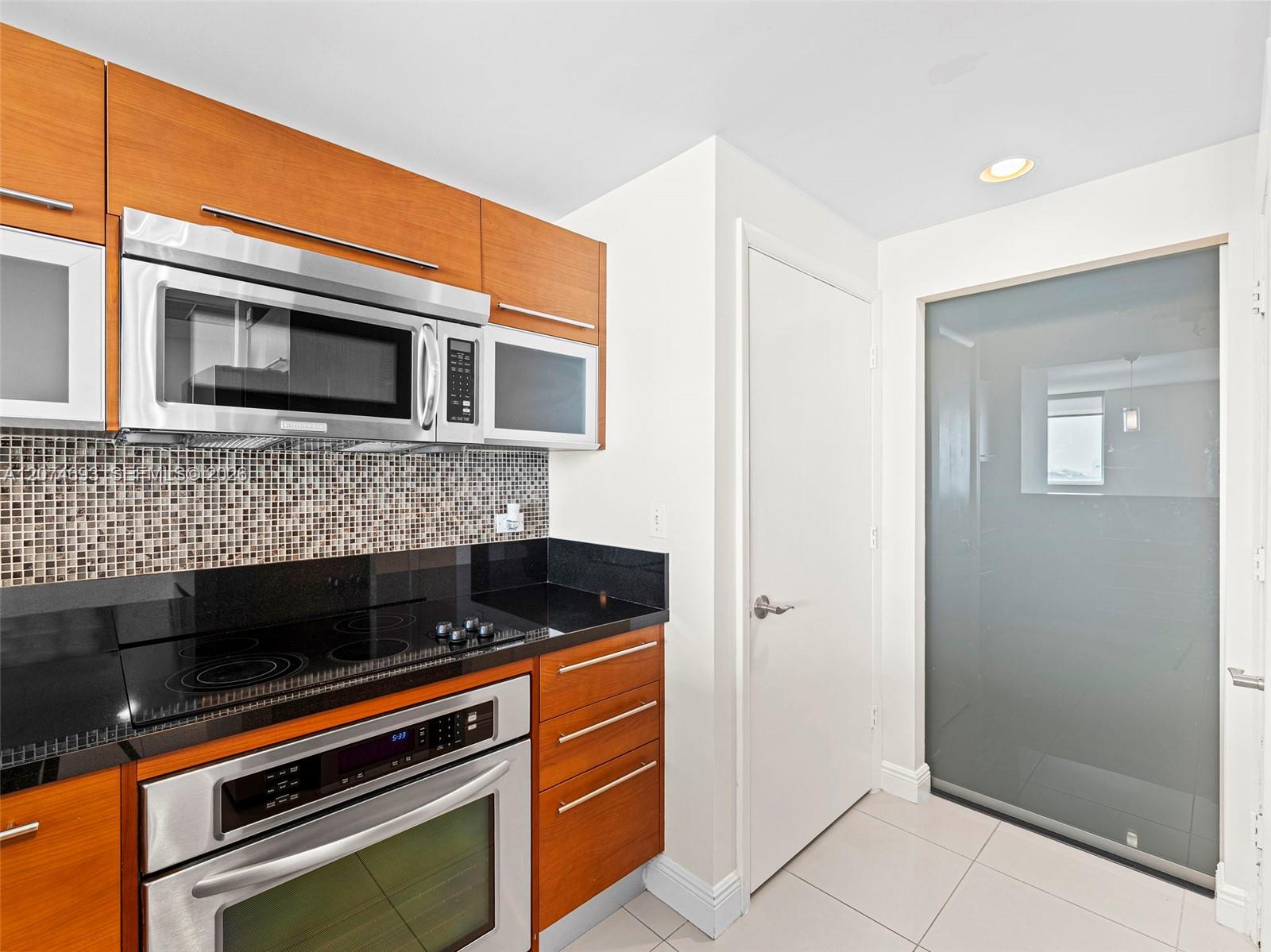 244 Biscayne Boulevard 1803 Property Photo 15