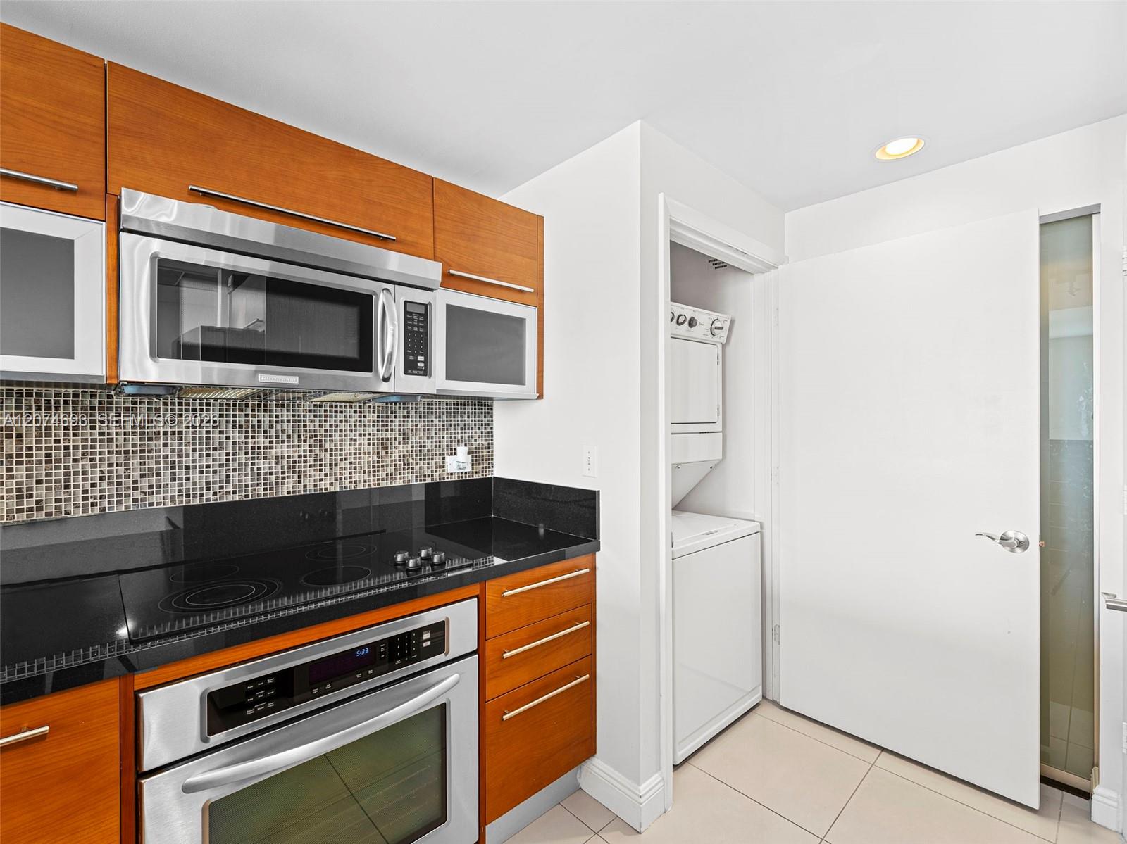 244 Biscayne Boulevard 1803 Property Photo 16