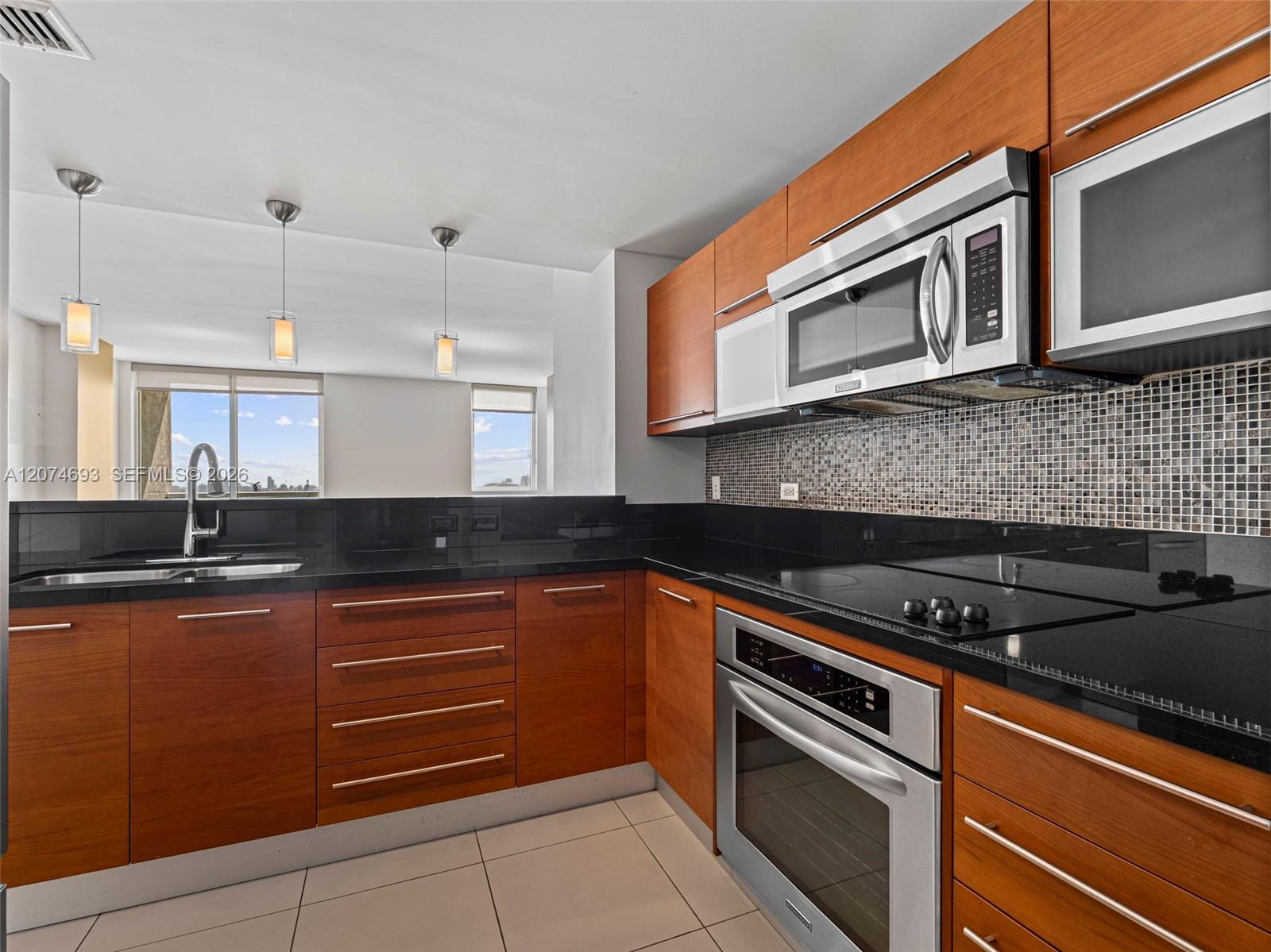 244 Biscayne Boulevard 1803 Property Photo 18