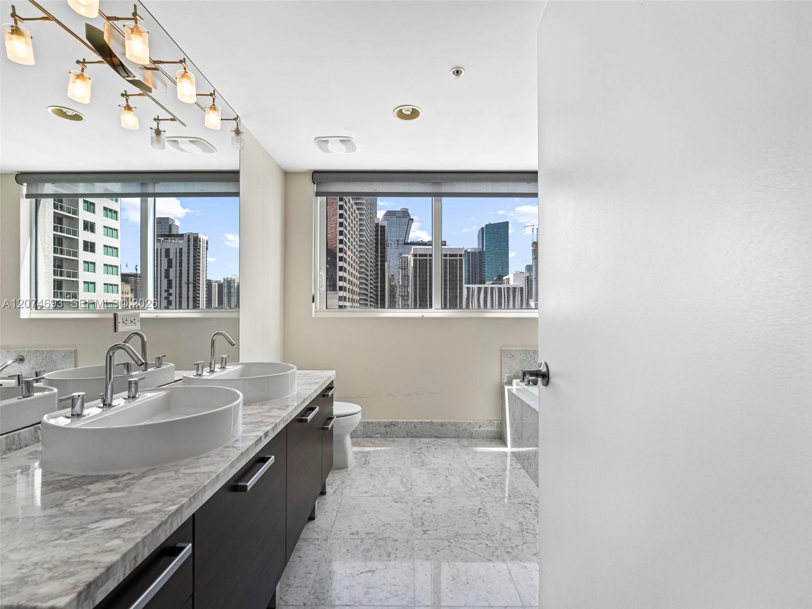 244 Biscayne Boulevard 1803 Property Photo 29