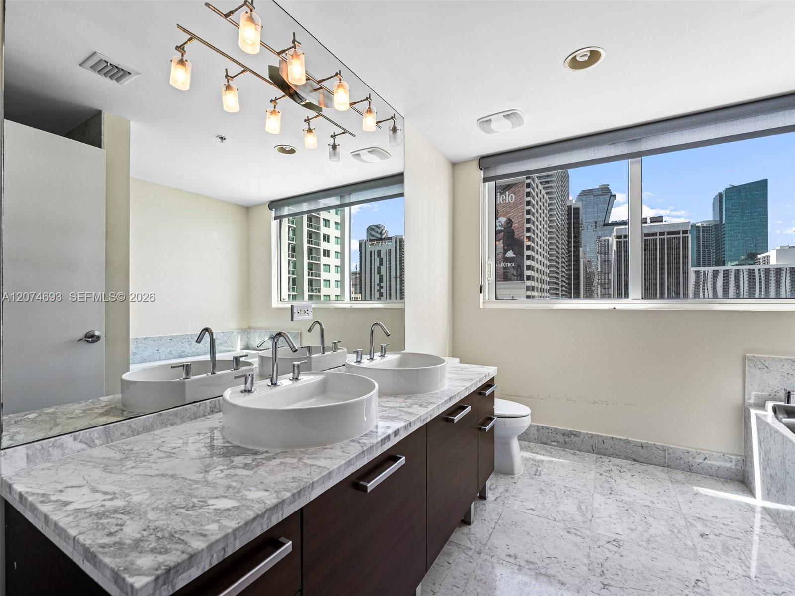 244 Biscayne Boulevard 1803 Property Photo 31