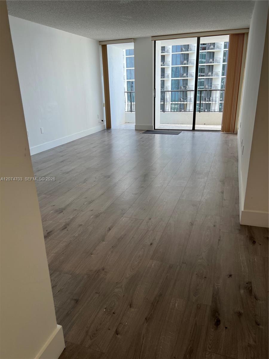 555 Ne 15th Street 24e Property Photo 12