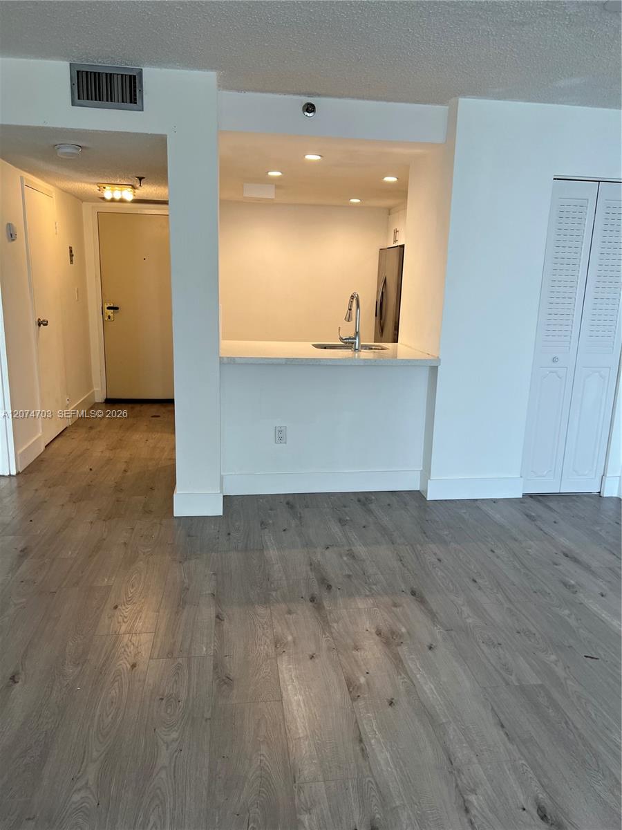 555 Ne 15th Street 24e Property Photo 17