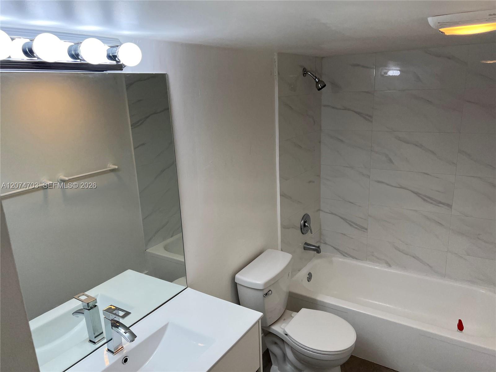 555 Ne 15th Street 24e Property Photo 23
