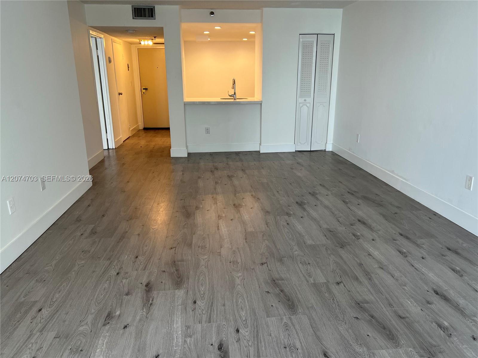 555 Ne 15th Street 24e Property Photo 27