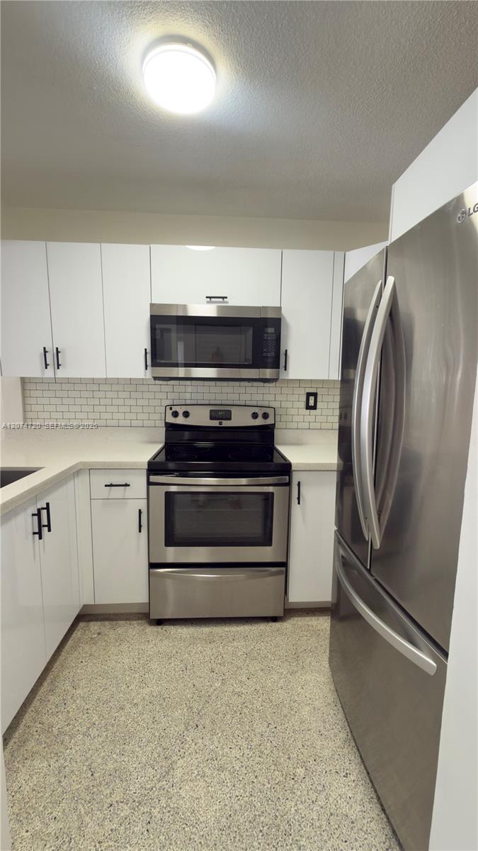 755 Sw 6th Street 6 Property Photo 2