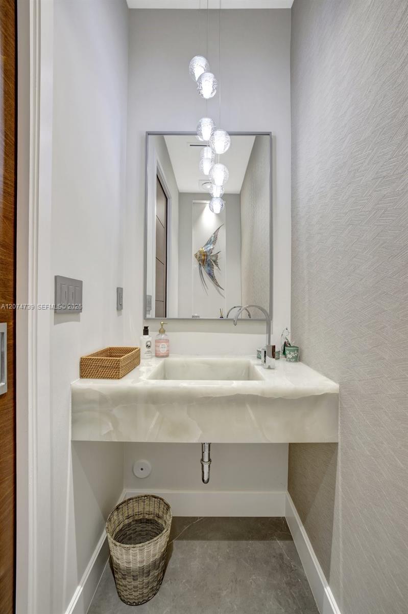 305 Oak Street Property Photo 45