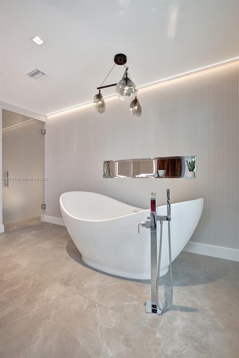 305 Oak Street Property Photo 55