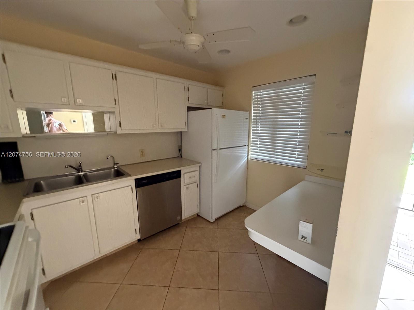 4242 Deste Court 304 Property Photo 8