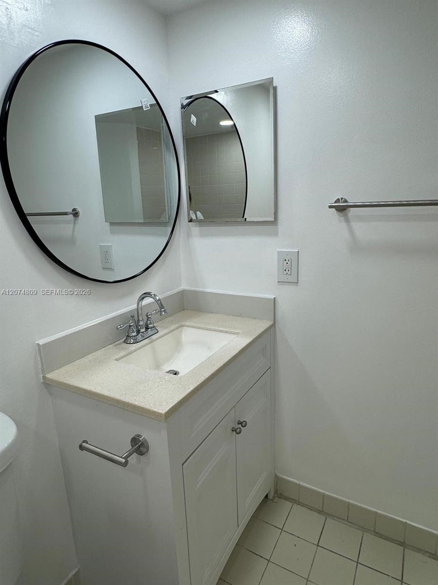 8801 Wiles Road 103 Property Photo 17