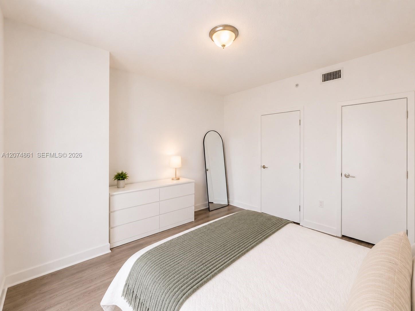 A12074861 Property Photo 4