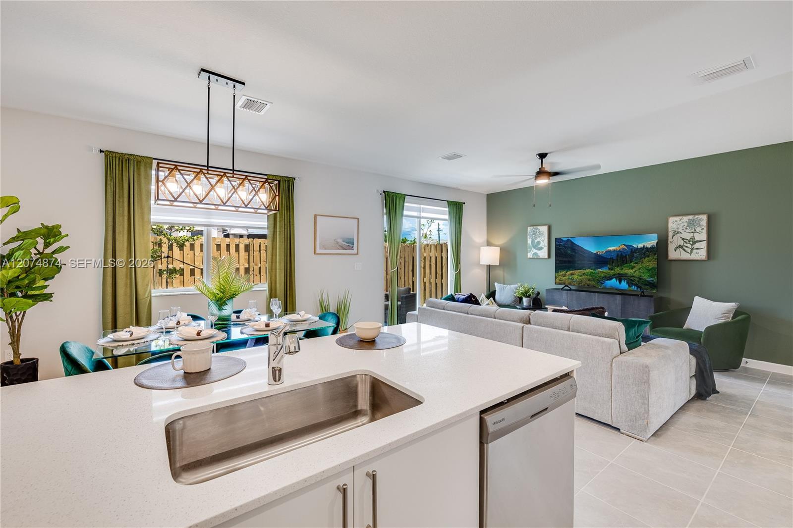 A12074874 Property Photo 3