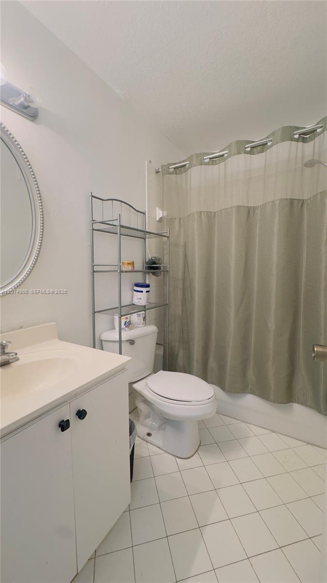 990 Ne 33rd Terrace 202 Property Photo 17