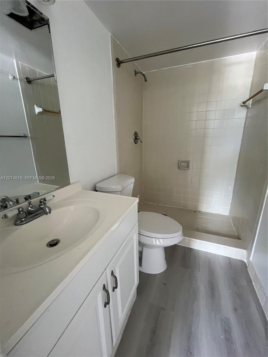 1720 N River Drive 210 Property Photo 10