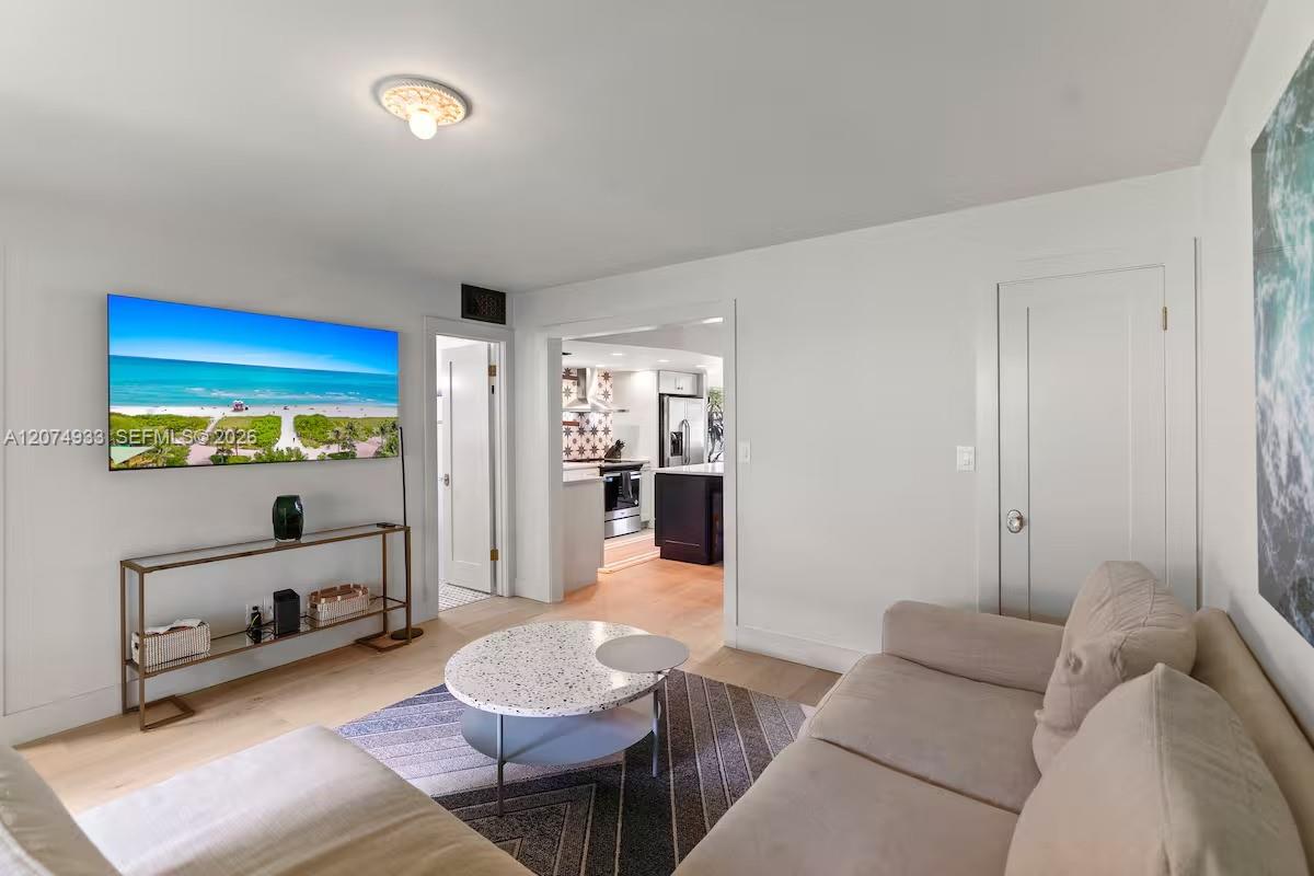 650 N Rio Vista Boulevard Property Photo 3