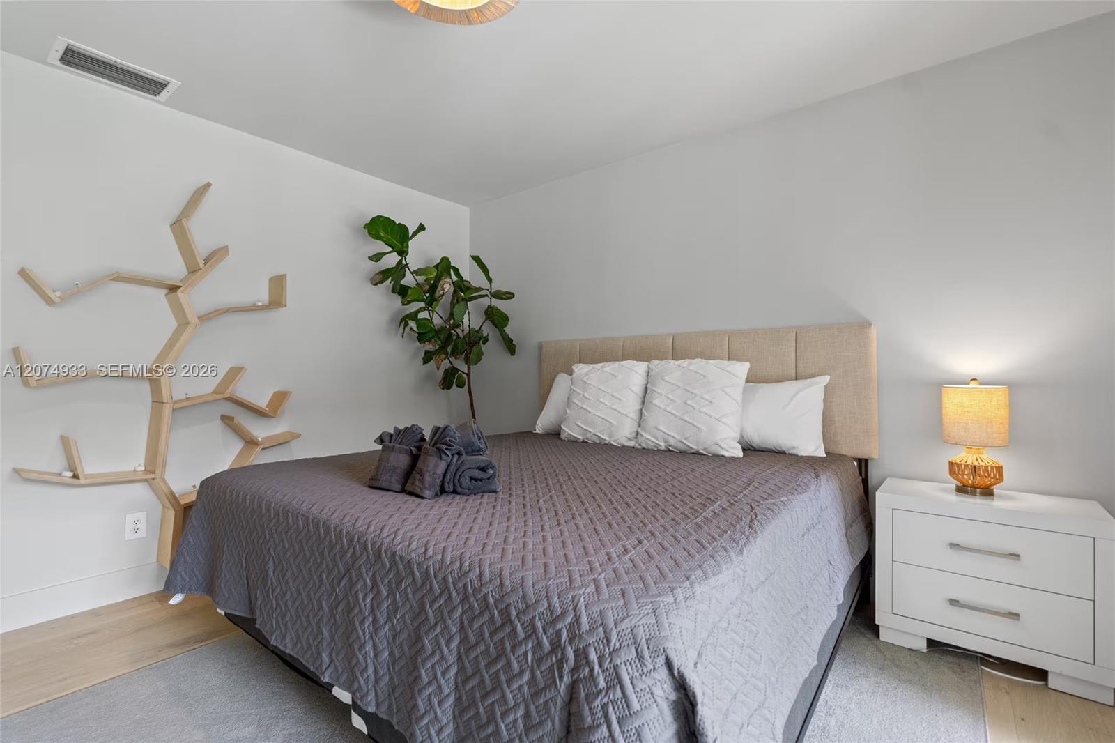650 N Rio Vista Boulevard Property Photo 16