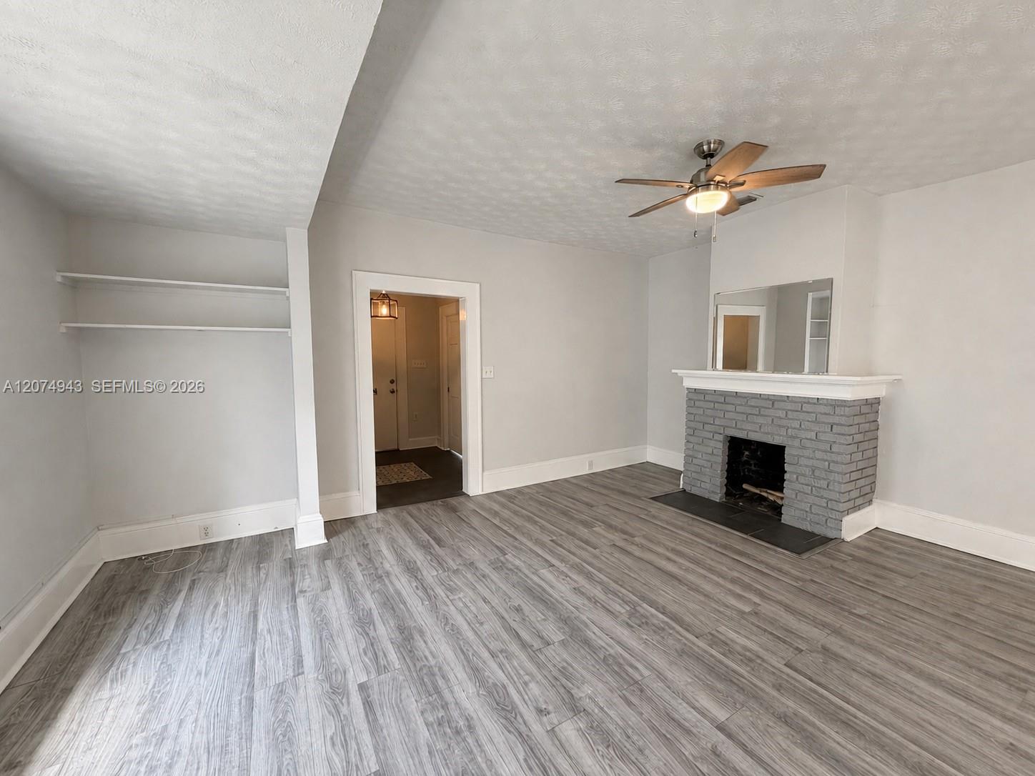 747 West Street Property Photo 4