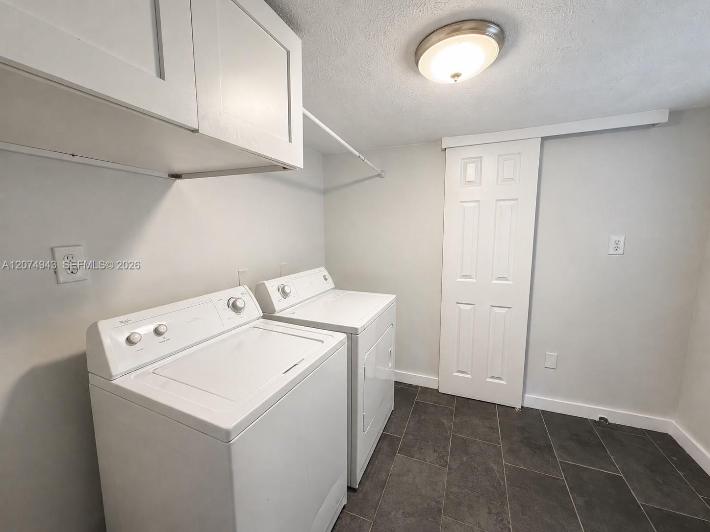 747 West Street Property Photo 9