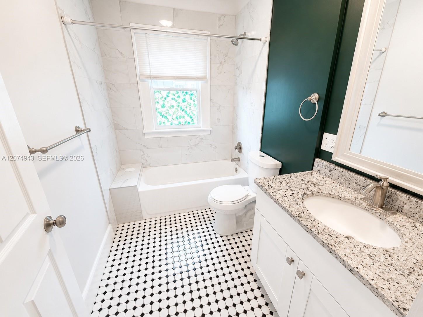 747 West Street Property Photo 11