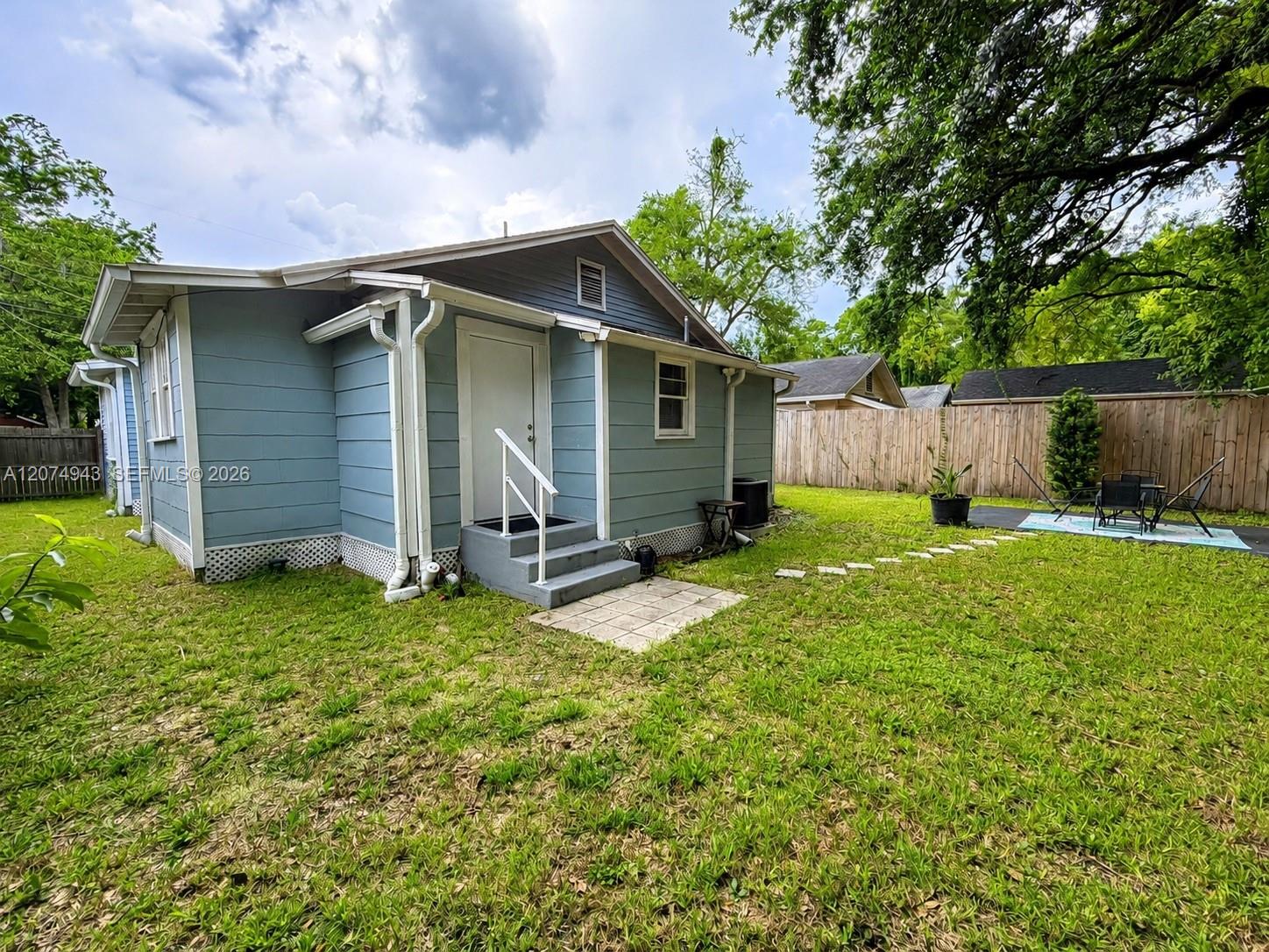 747 West Street Property Photo 21