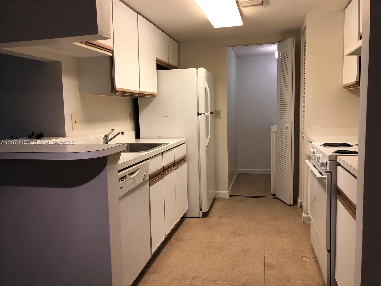 9855 Westview Drive 715 Property Photo 12