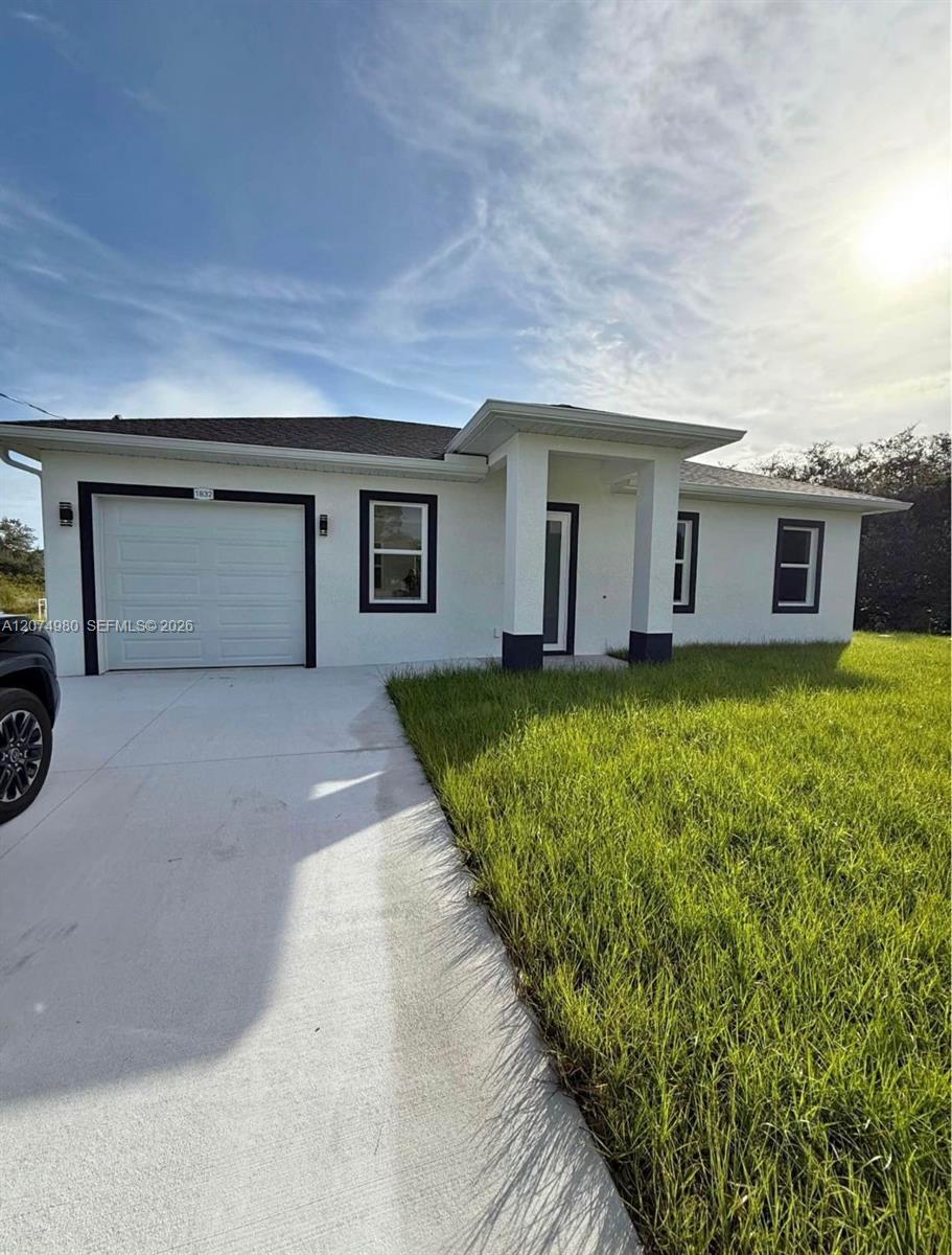 1832 Lindsay Street Property Photo 1