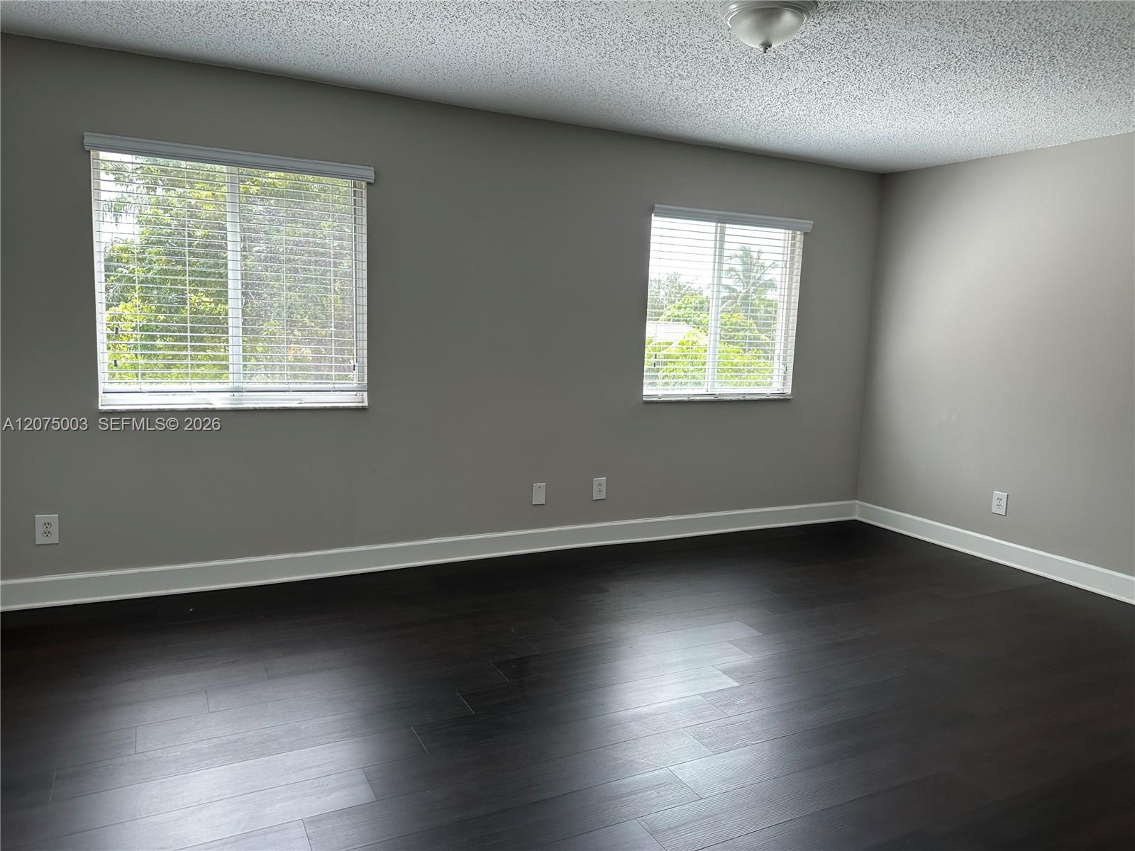 2403 Sw 106th Avenue Property Photo 6
