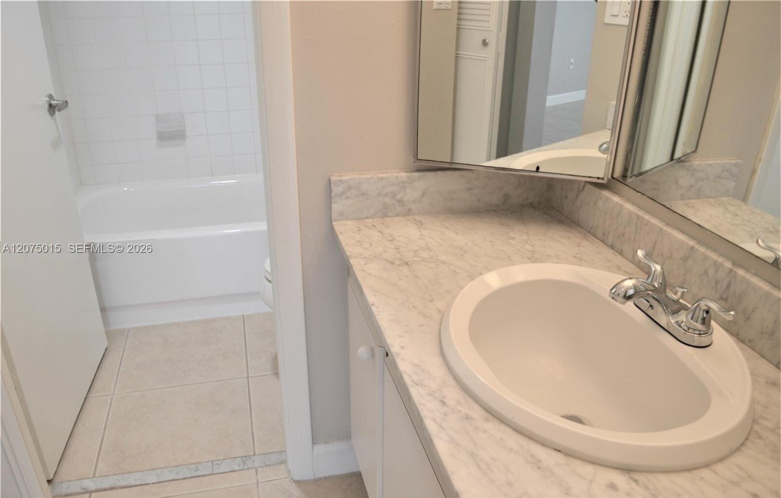A12075015 Property Photo 4