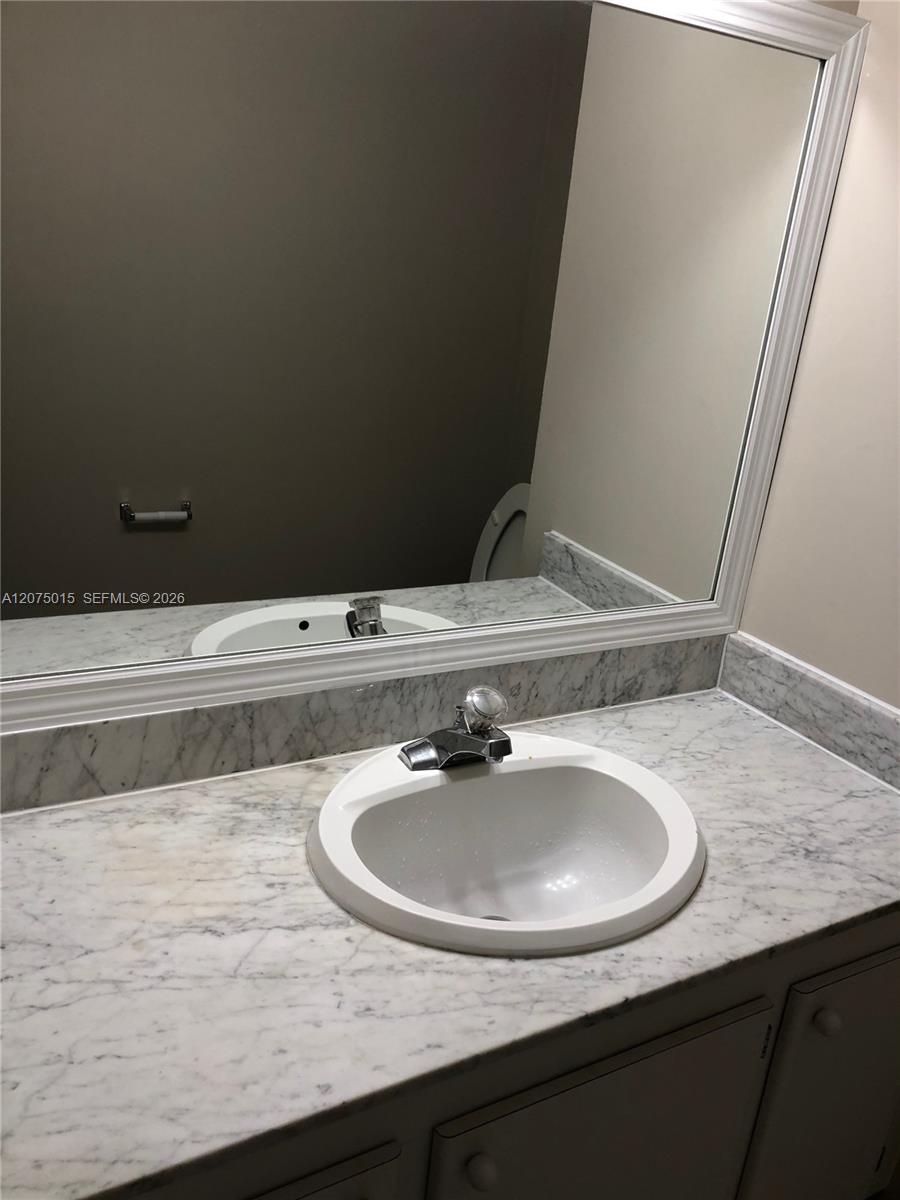 A12075015 Property Photo 5