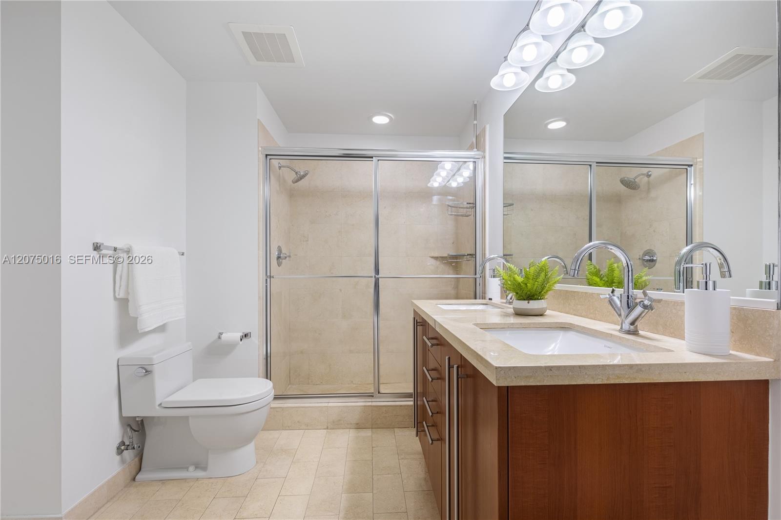 79 Sw 12th Street 3704 Property Photo 18