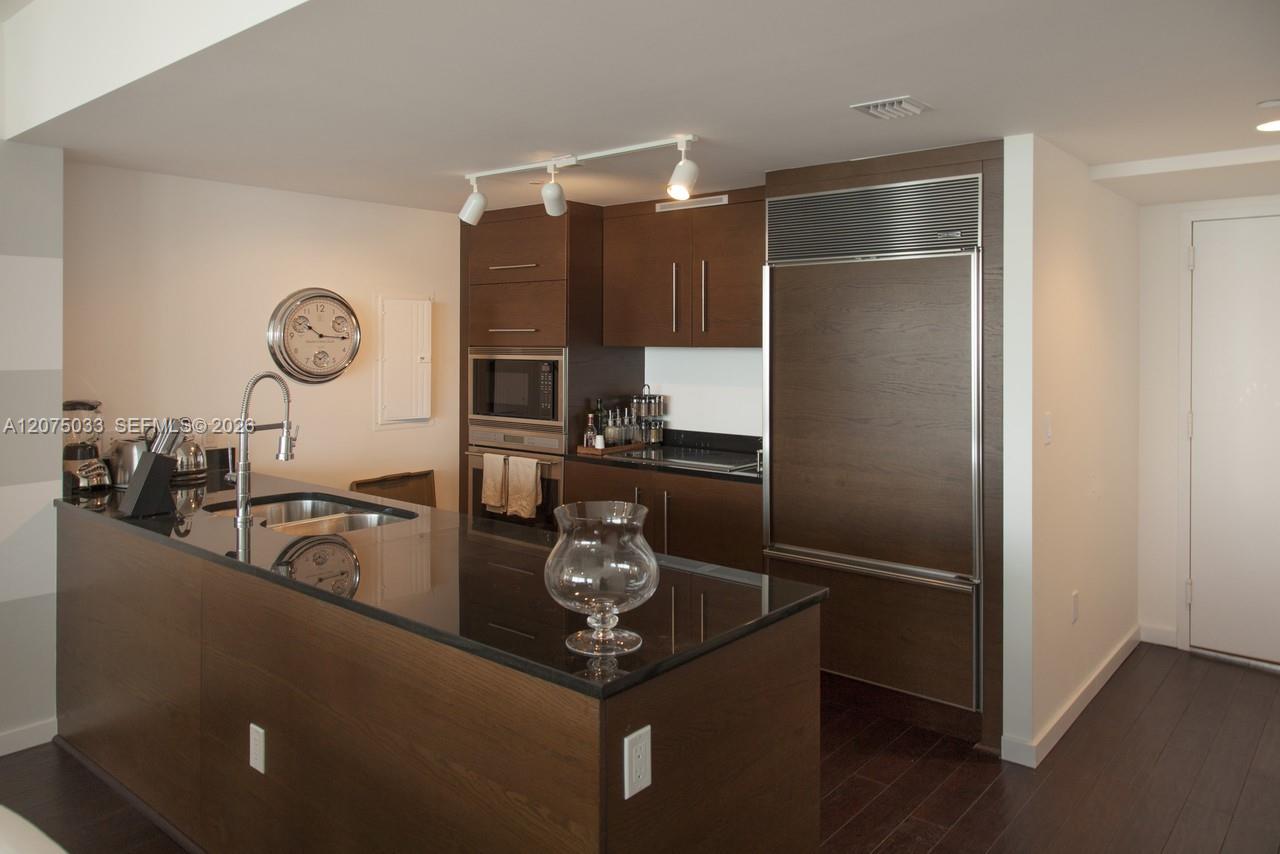465 Brickell Avenue 4703 Property Photo 10