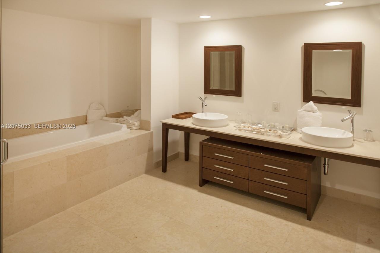 465 Brickell Avenue 4703 Property Photo 13