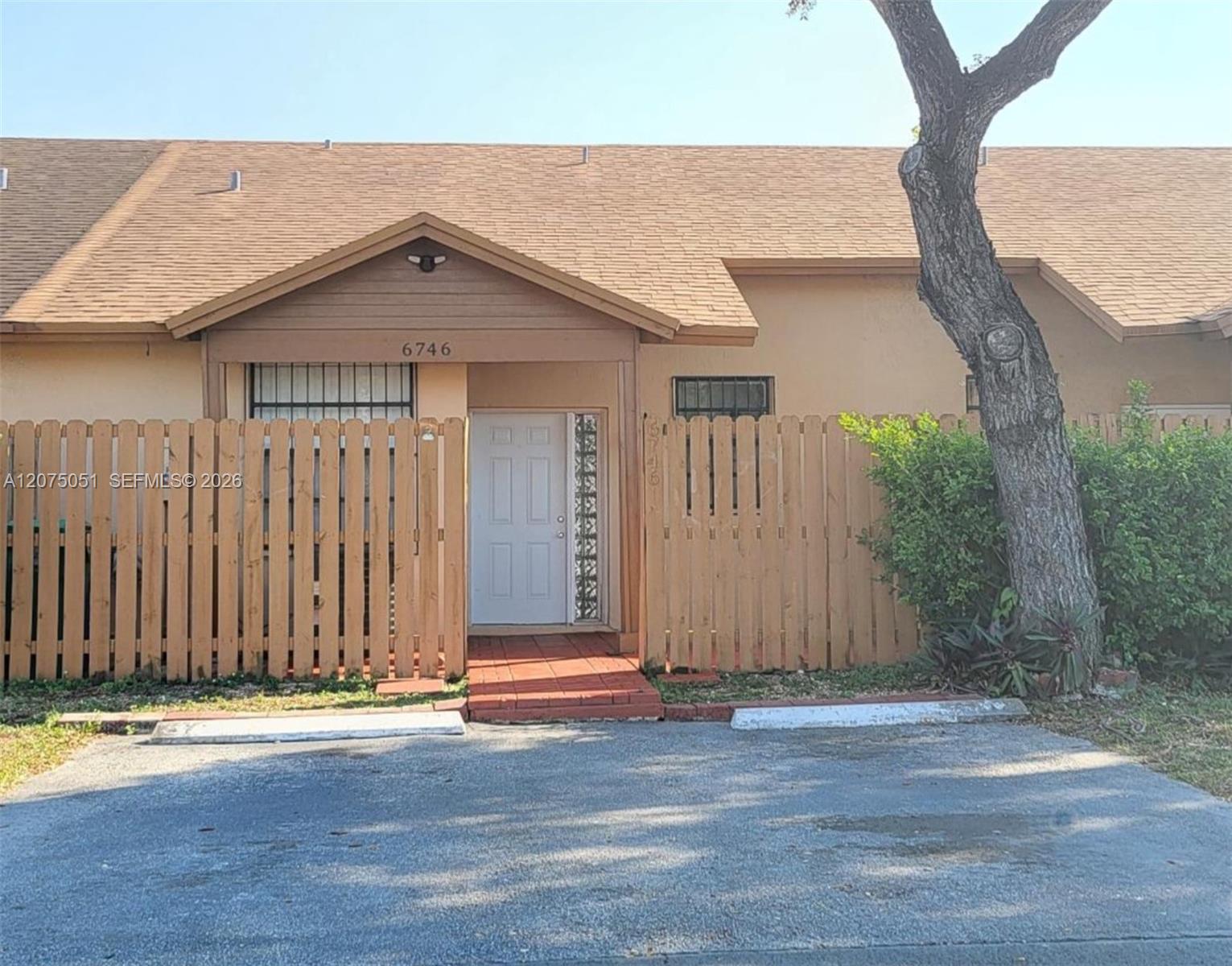 6746 Nw 188th Terrace Property Photo 1