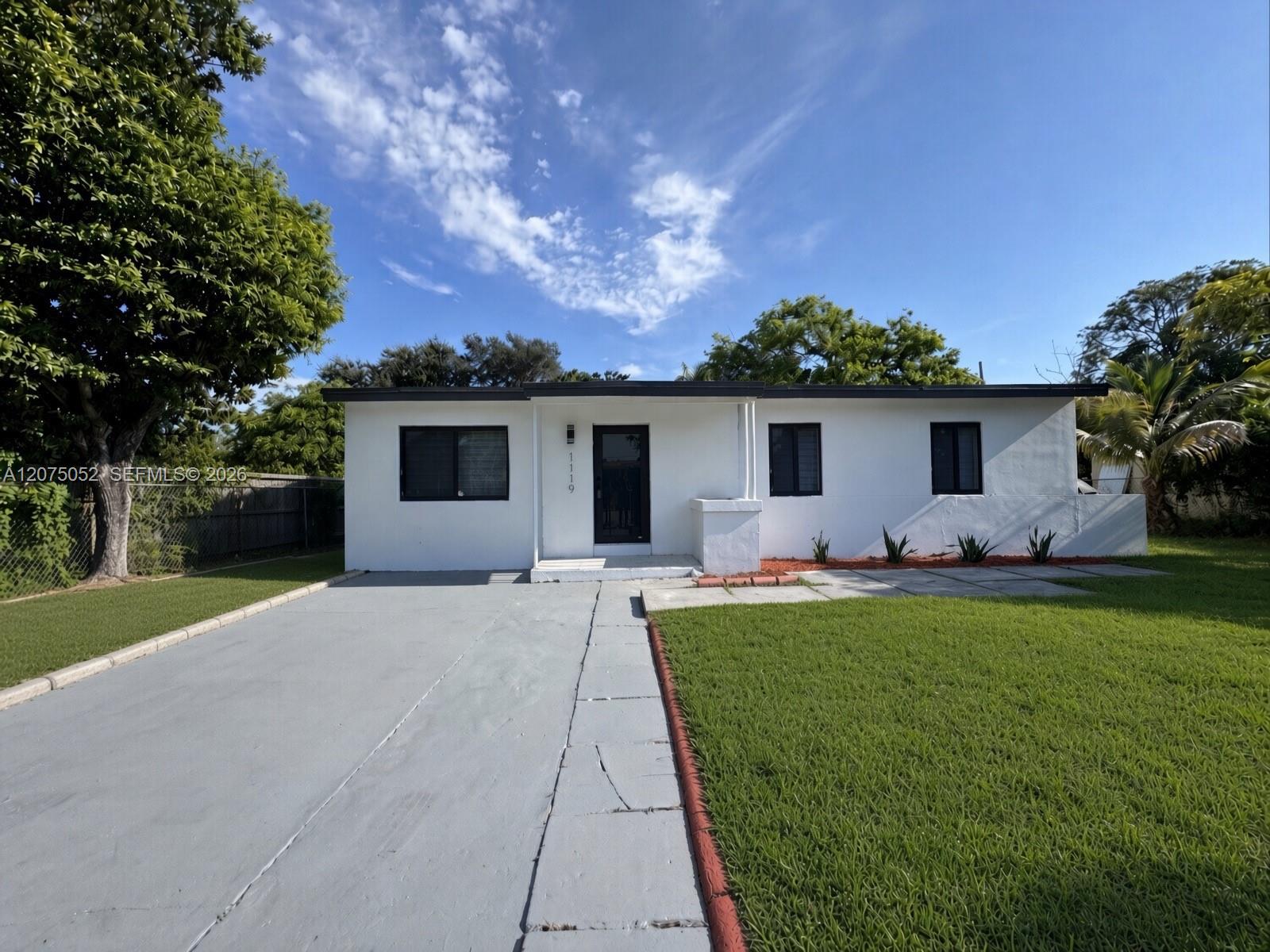 1119 Nw 11th Court Property Photo 1