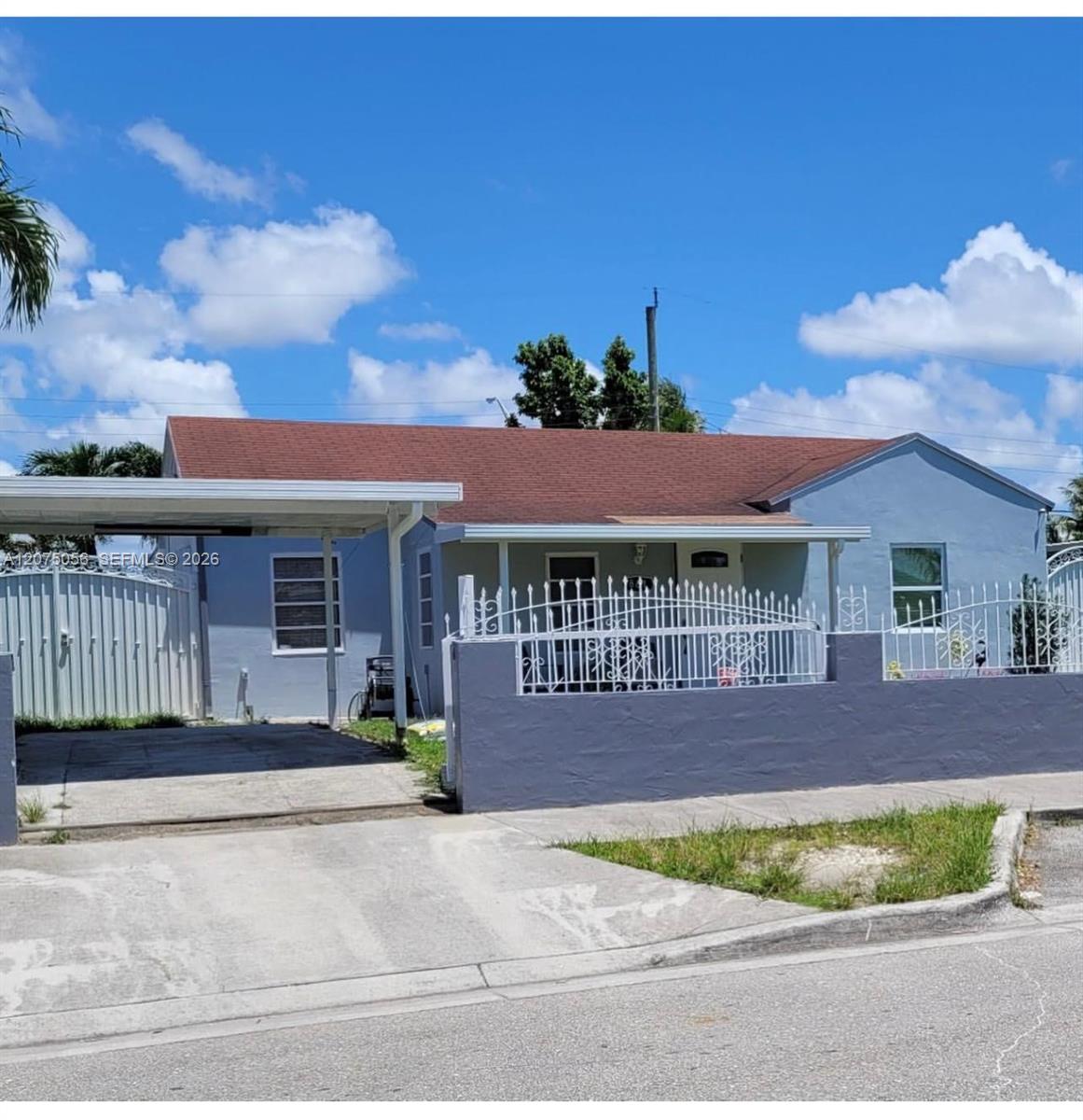 861 Ne 1st Place Property Photo 1