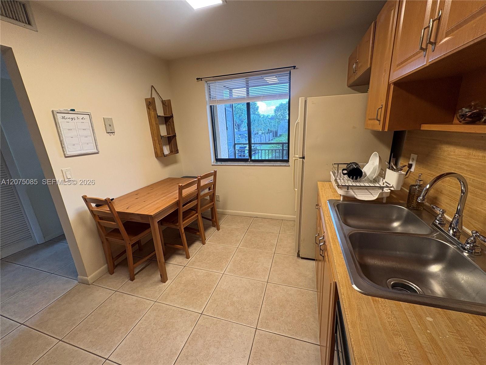 16471 Blatt Boulevard 203 Property Photo 6