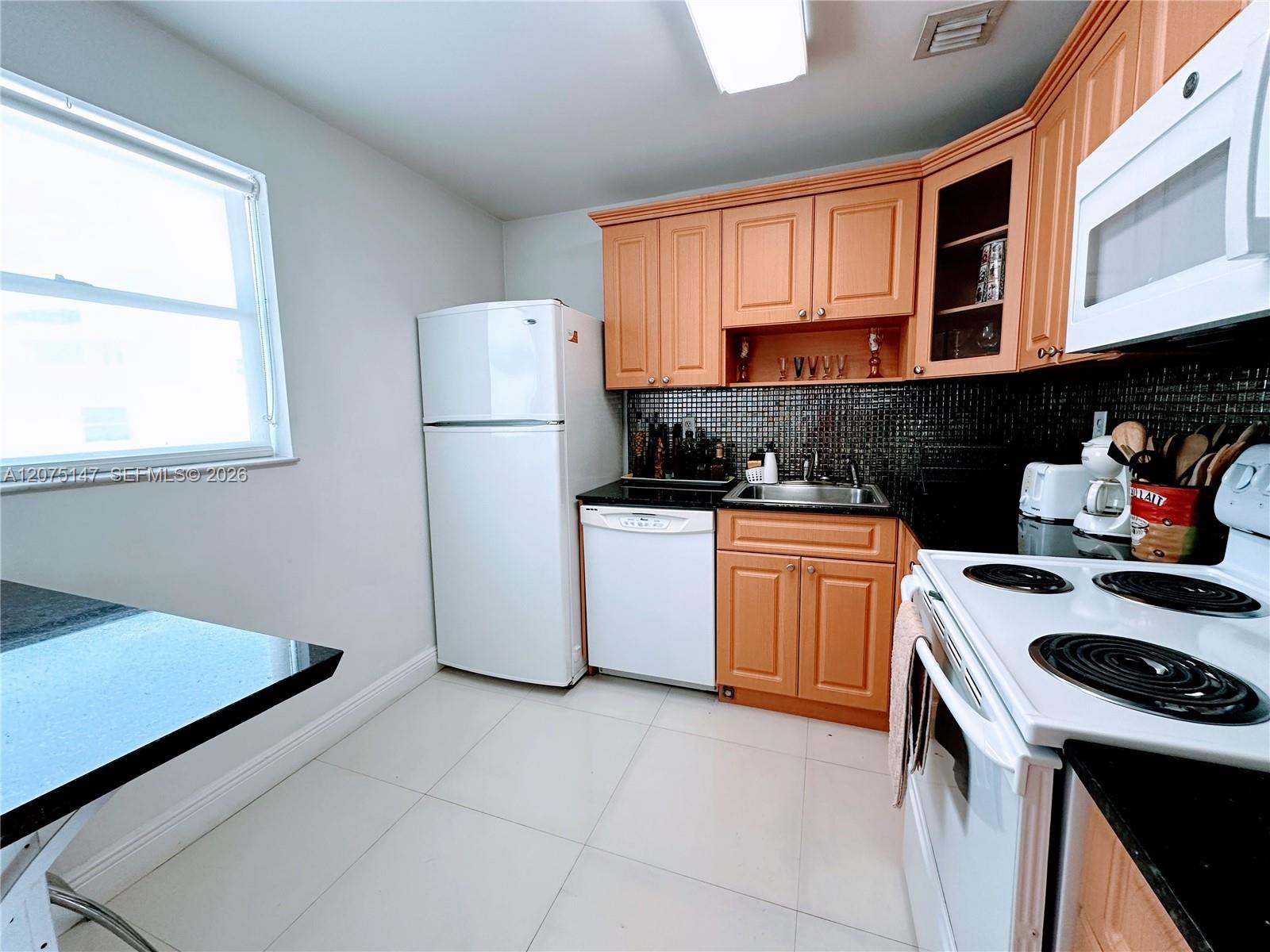 1236 Alton Road 503 Property Photo 2