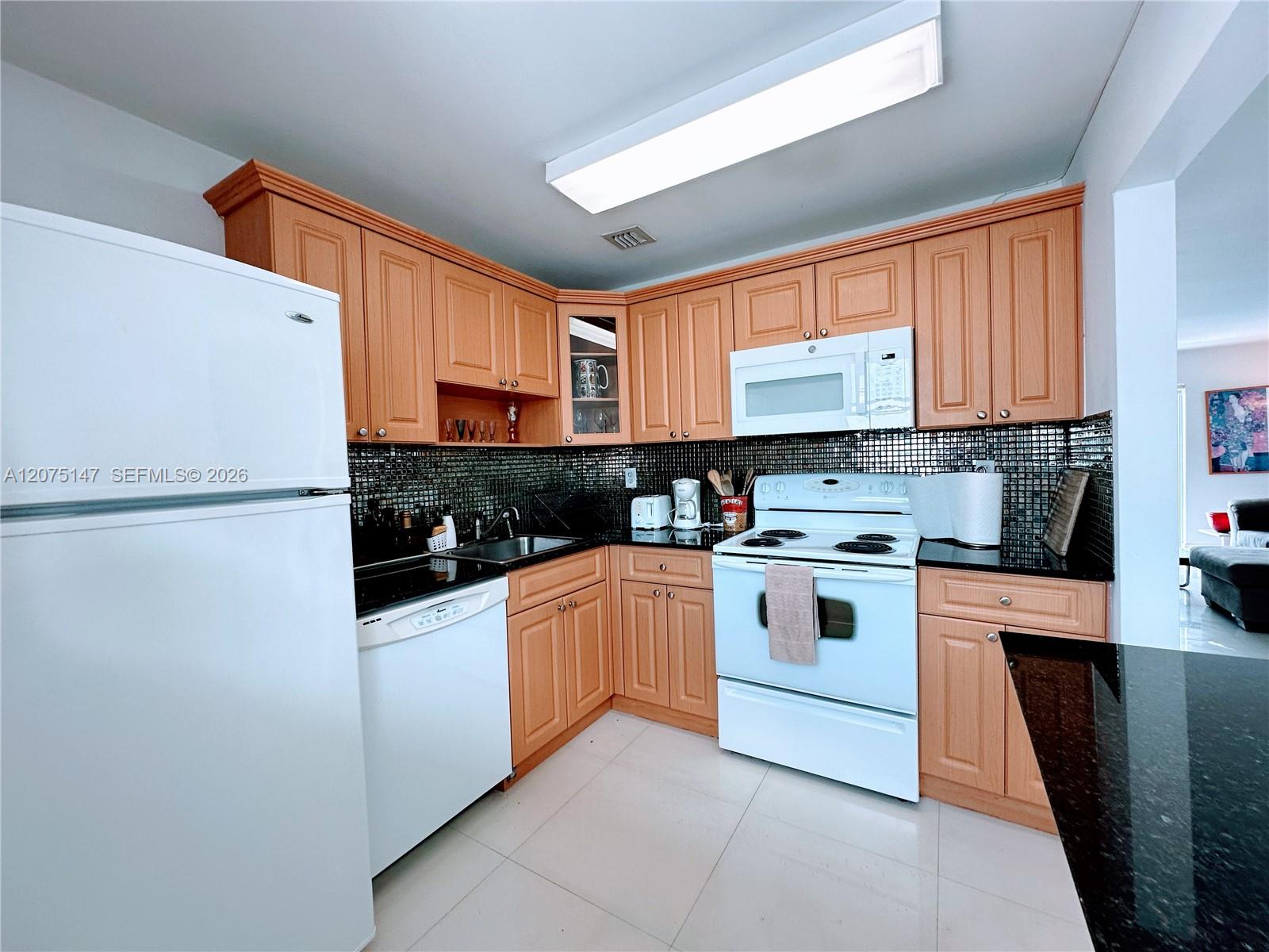 1236 Alton Road 503 Property Photo 3