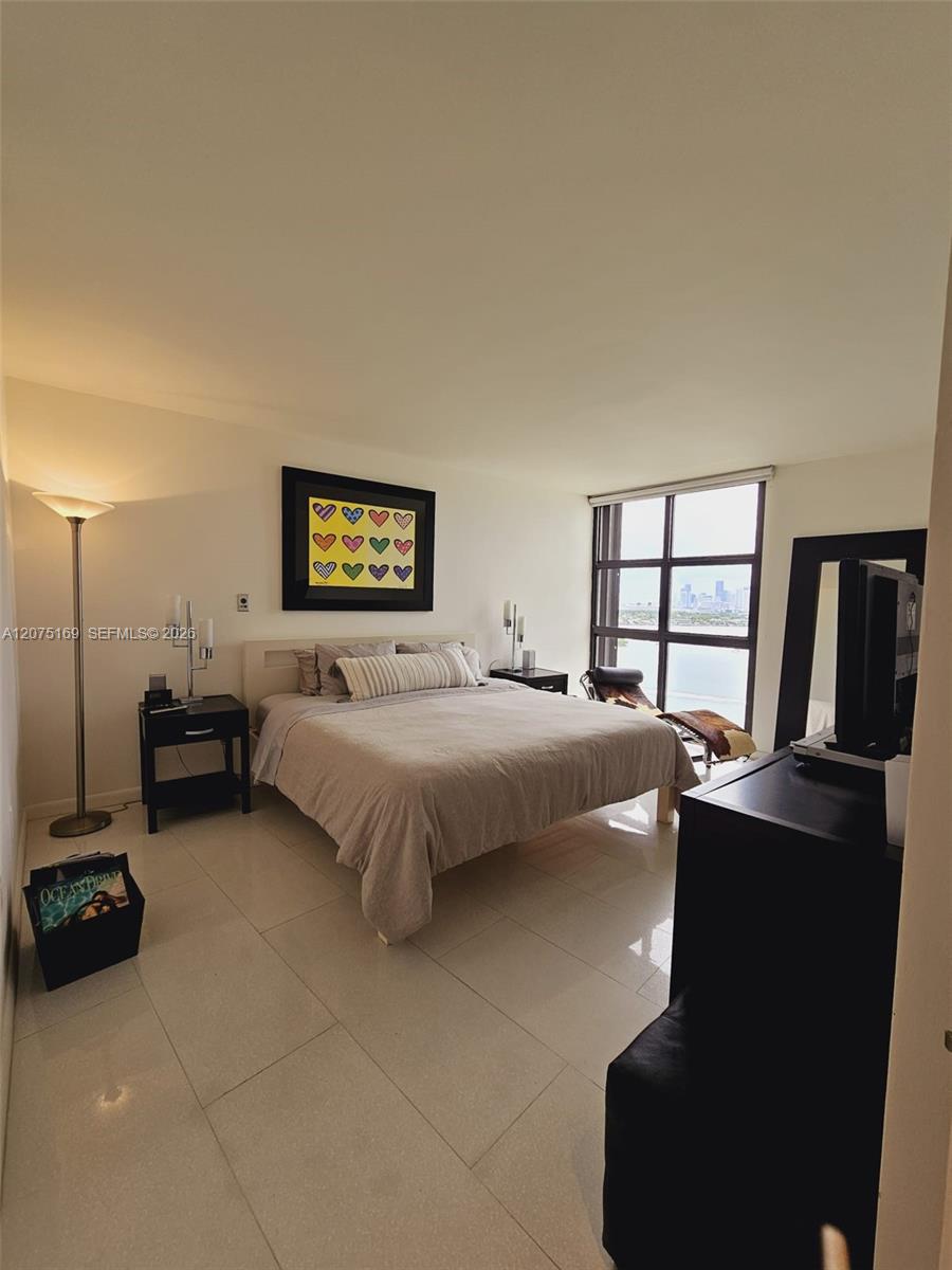 9 Island Avenue 1806 Property Photo 4