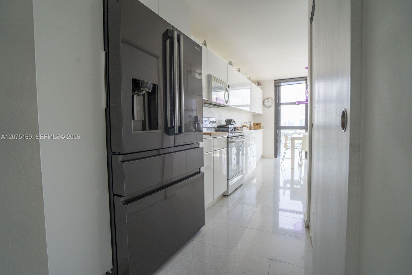 9 Island Avenue 1806 Property Photo 16