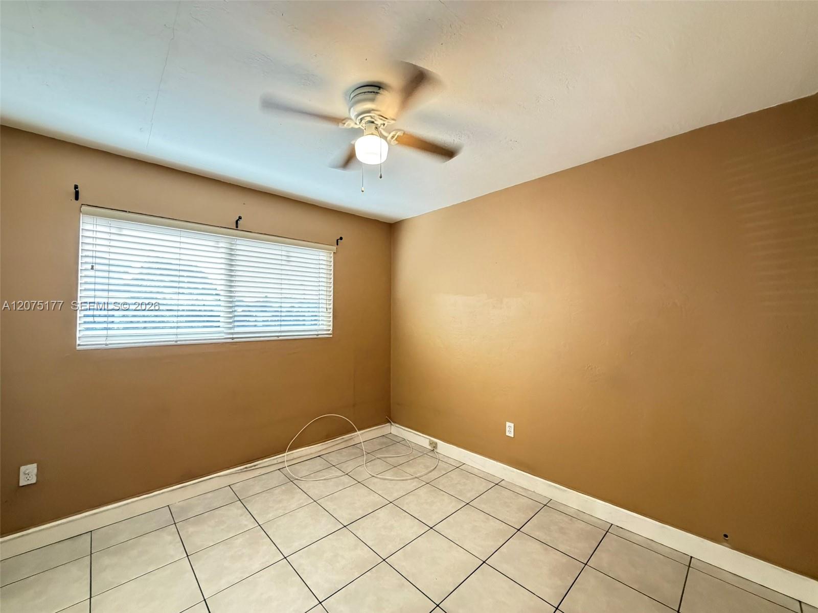 4585 E 9th Lane Property Photo 11