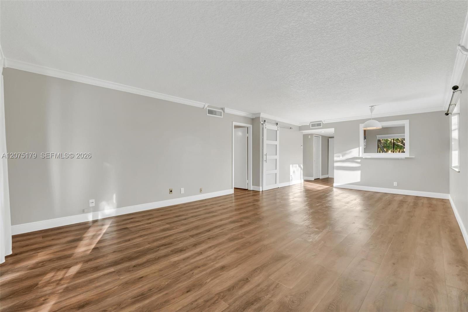 402 Lakeview Drive 201 Property Photo 1
