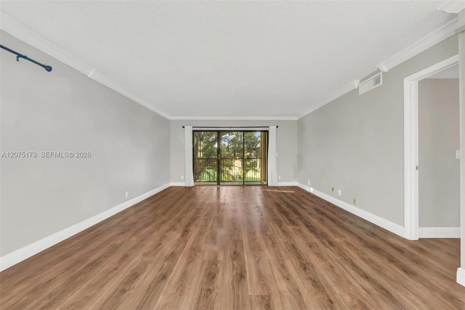 402 Lakeview Drive 201 Property Photo 5