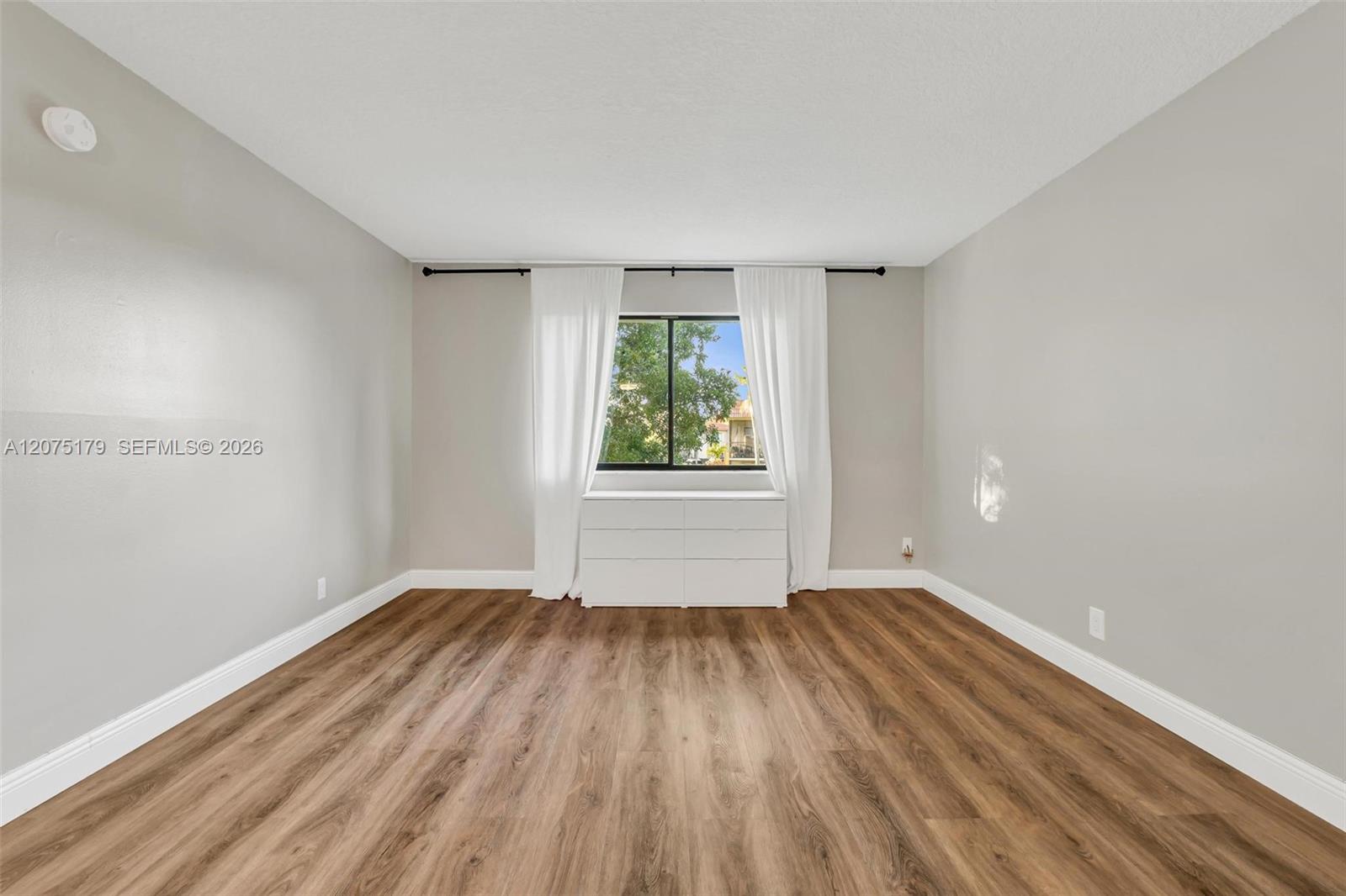 402 Lakeview Drive 201 Property Photo 14