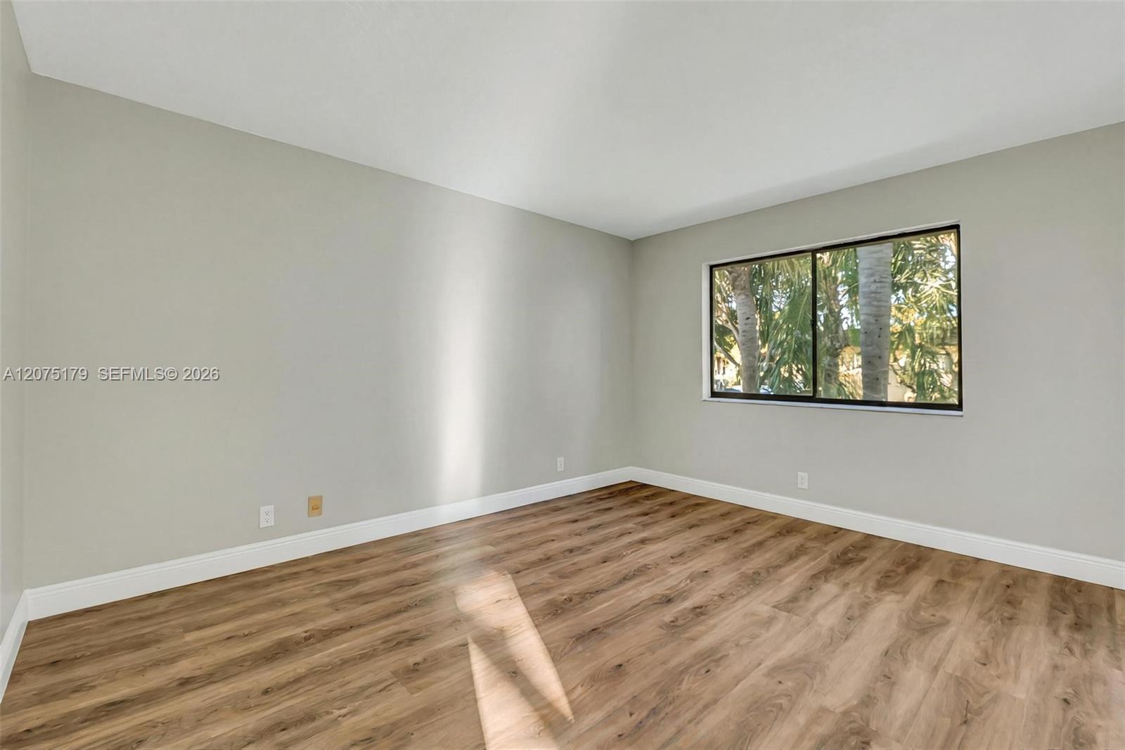 402 Lakeview Drive 201 Property Photo 21