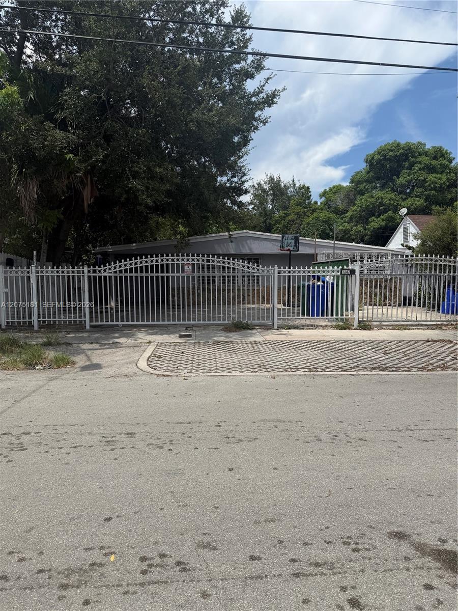 1345 Nw 25th Street Property Photo 1